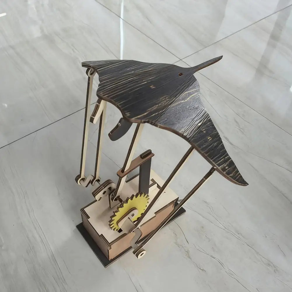Artisan Wooden Manta Ray Automaton Handcrafted Mechanical Ocean Animal Ornaments Hand-Cranked Kinetic DIY Puzzle Decoration